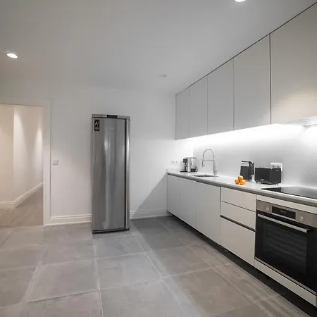 Whome Stylish Oasis With Patio Near Parque Eduardo Vii Apartment