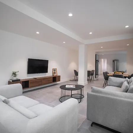 Apartment Whome Stylish Oasis With Patio Near Parque Eduardo Vii Lisbon
