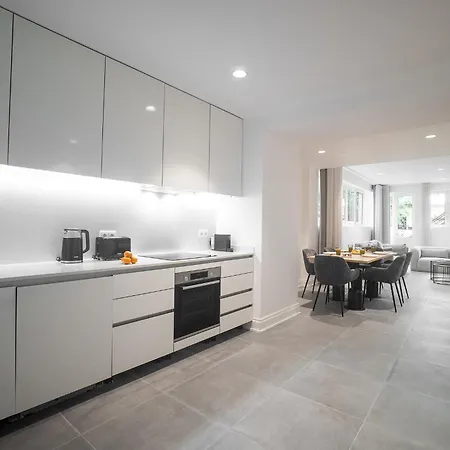 Whome Stylish Oasis With Patio Near Parque Eduardo Vii Lisbon