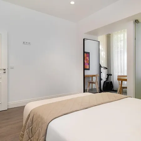 Apartman Whome Stylish Oasis With Patio Near Parque Eduardo Vii