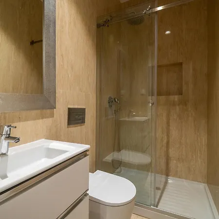 Whome Stylish Oasis With Patio Near Parque Eduardo Vii