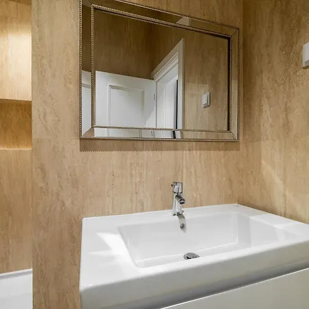 Apartman Whome Stylish Oasis With Patio Near Parque Eduardo Vii